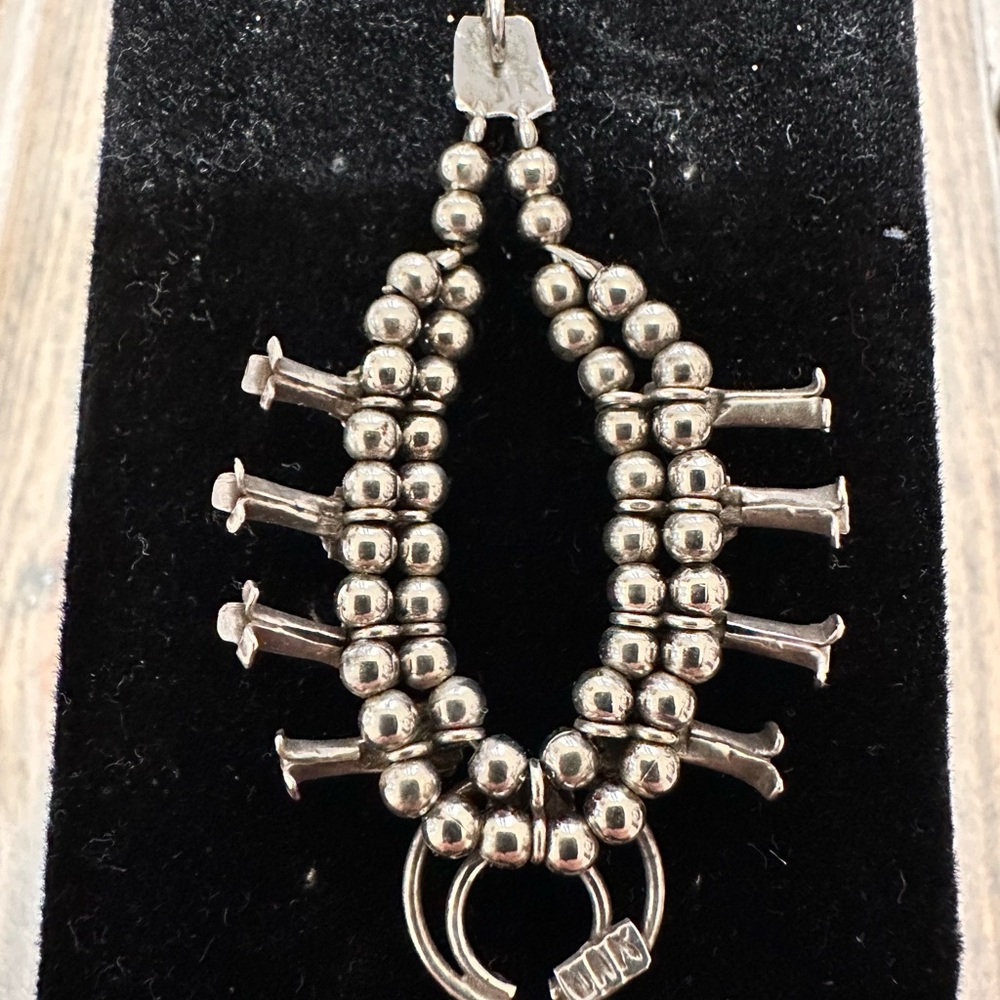Native made mini squash blossom pendant - Picture 2 of 8